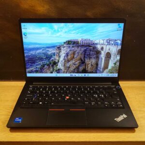 Lenovo Thinkpad E14 gen.2 (12 GB RAM / 256 GB SSD), webbikamera rikki, Win11